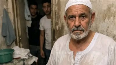 يحكي في قديم الزمان عن رجل فقير كان يغسل الامۏات