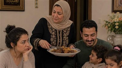 حماتي كانت كل ماناكل عندها حكايات بسمة