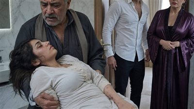 بنتي كانت مرمية في أرضية الحمام فاقدة الوعي  حكـايات مني السيد
