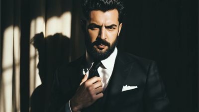 قصة الابن الذي قلب الطاولة في حفل تفاعد والده المليونير