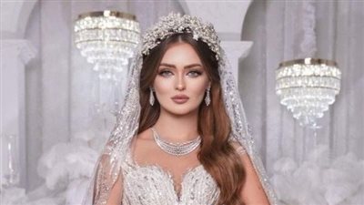 في وسط حفل زفاف